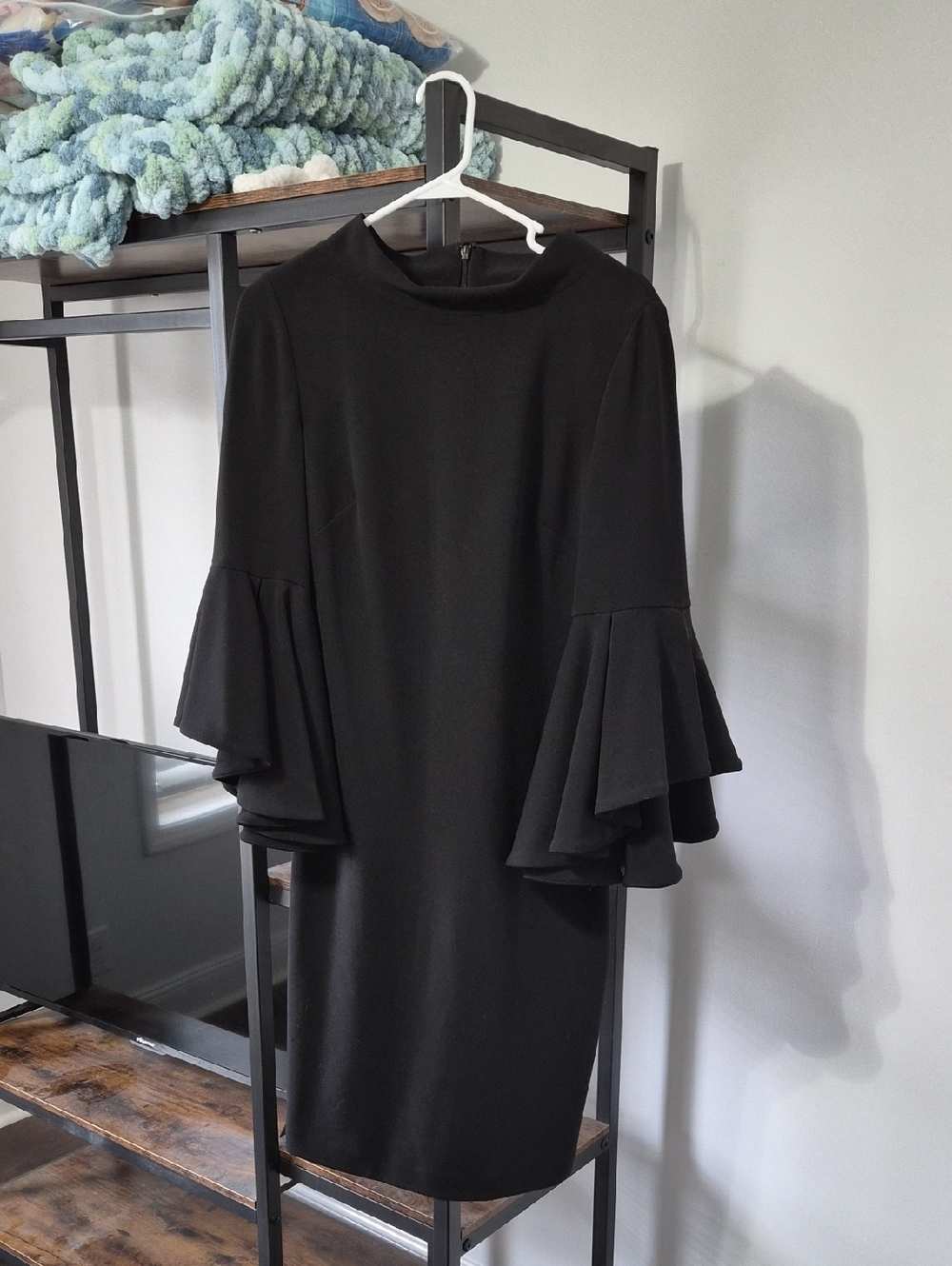 Badgley Mischka Black Long Sleeve Ruffle-Sleeve Dress